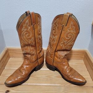 Vintage Justin Tan Honey Brown Cowboy Boots - Men  9D  - leather soles Made USA